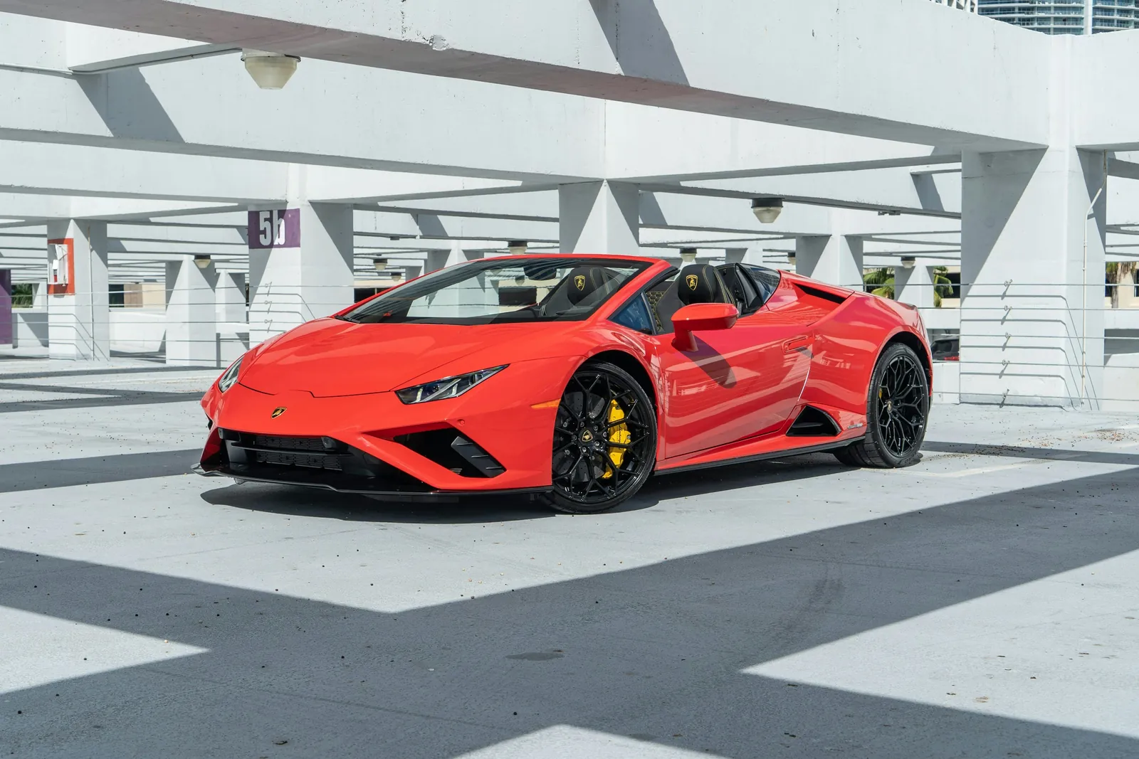 Lamborghini Huracán EVO Spyder, przód z boku