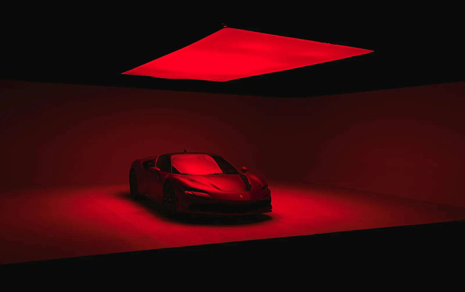 Ferrari SF90 Stradale, przód z boku