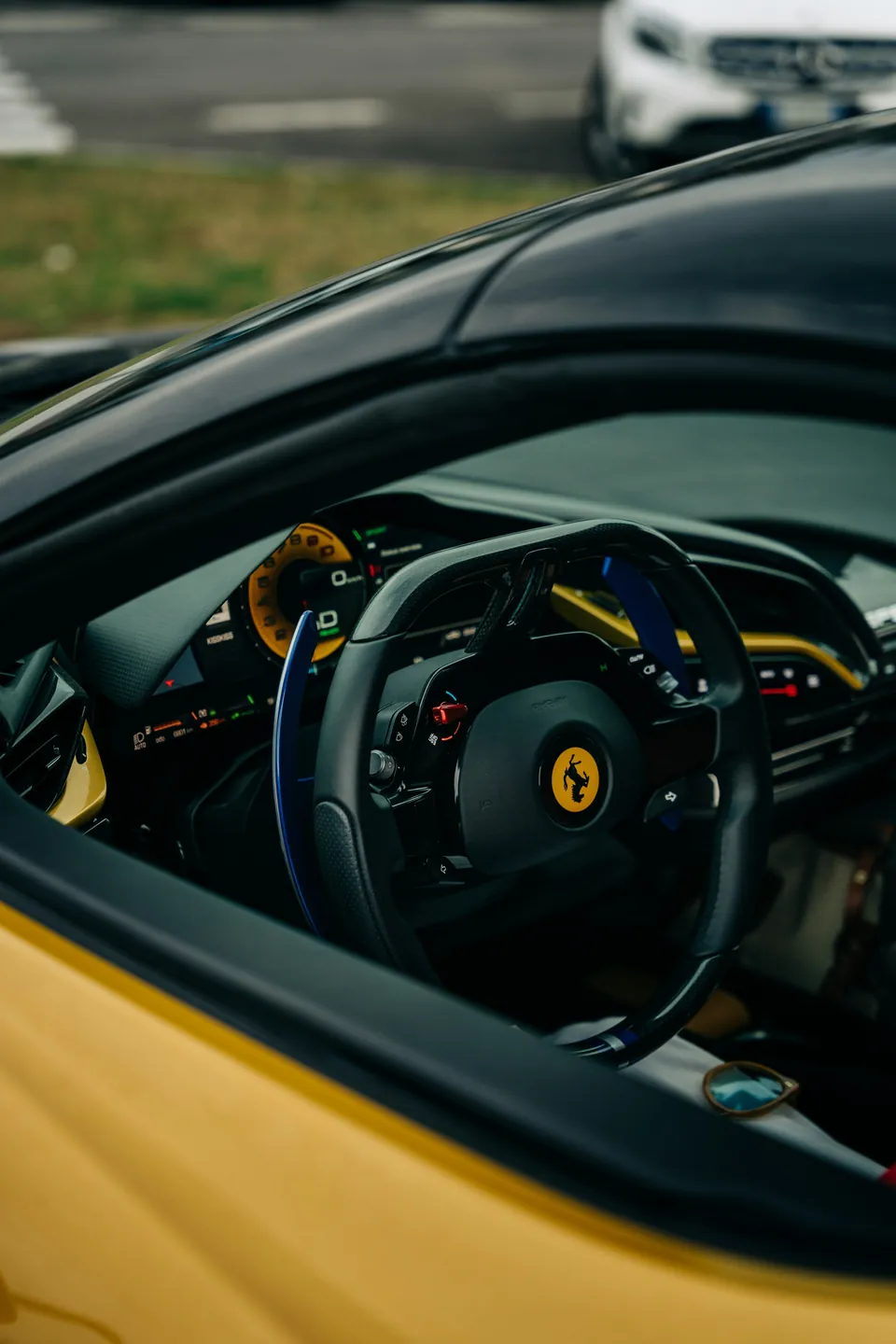Ferrari SF90 Stradale, wnętrze