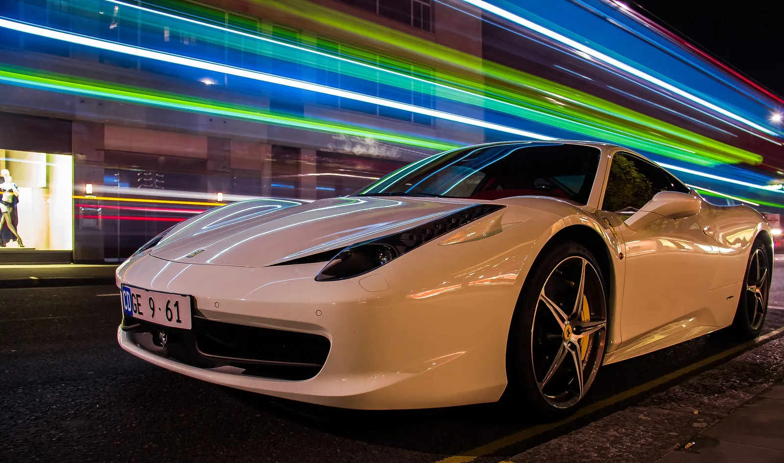 Ferrari 458 Italia, przód z boku